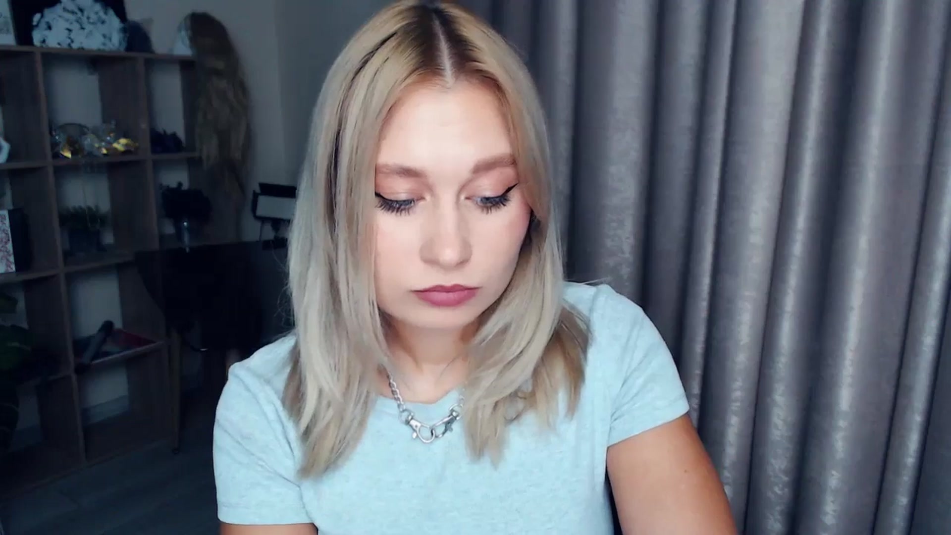 Gallery image thumbnail from Kukla_kolduna's myfreecams stream on, 11/23/2025, 16:53 image 15 of 20