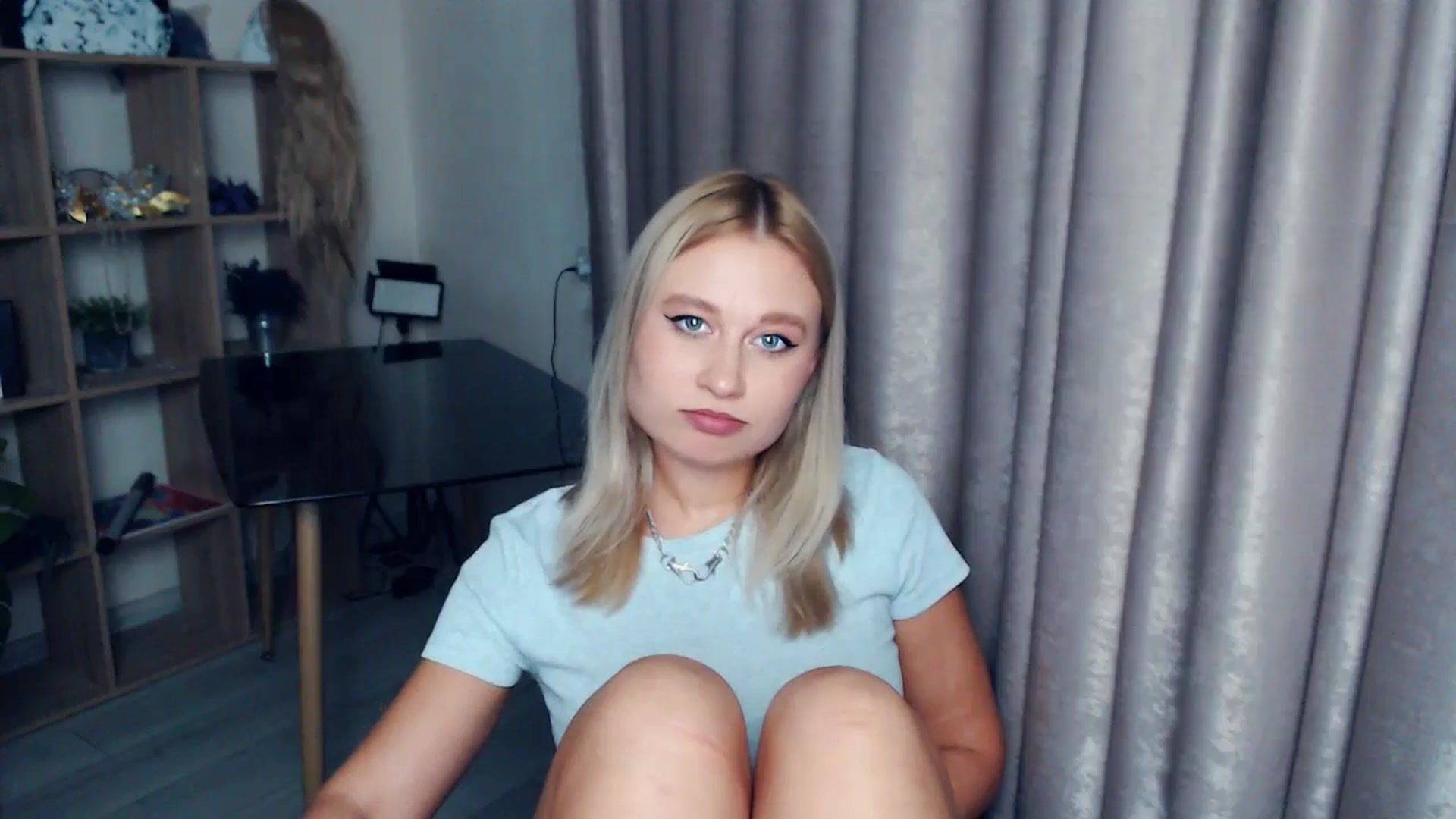 Gallery image thumbnail from Kukla_kolduna's myfreecams stream on, 11/23/2025, 18:45 image 17 of 20