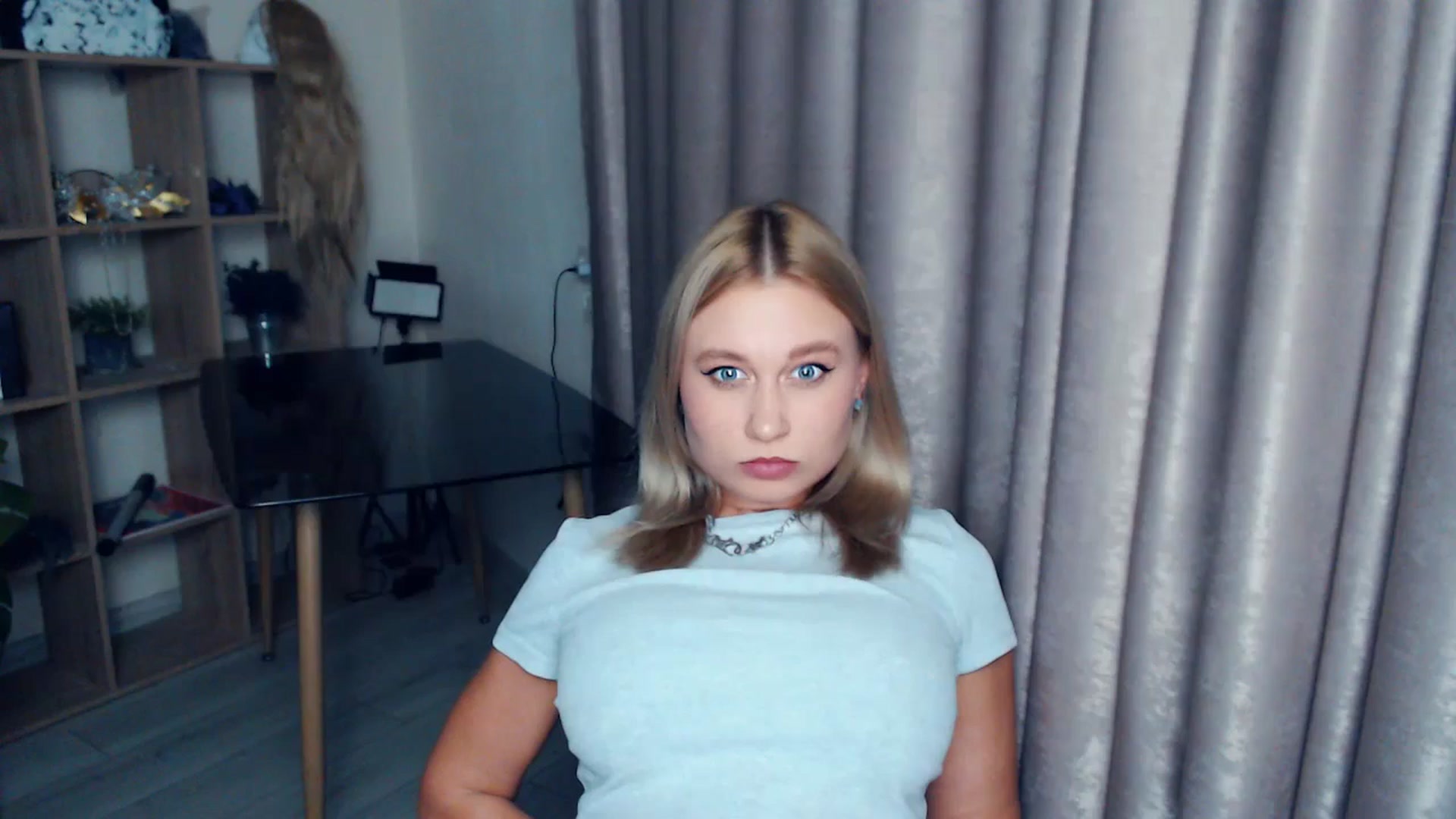 Gallery image thumbnail from Kukla_kolduna's myfreecams stream on, 11/23/2025, 18:45 image 14 of 20