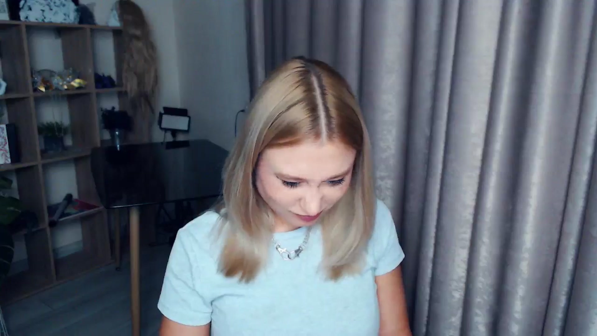 Gallery image thumbnail from Kukla_kolduna's myfreecams stream on, 11/23/2025, 18:45 image 5 of 20