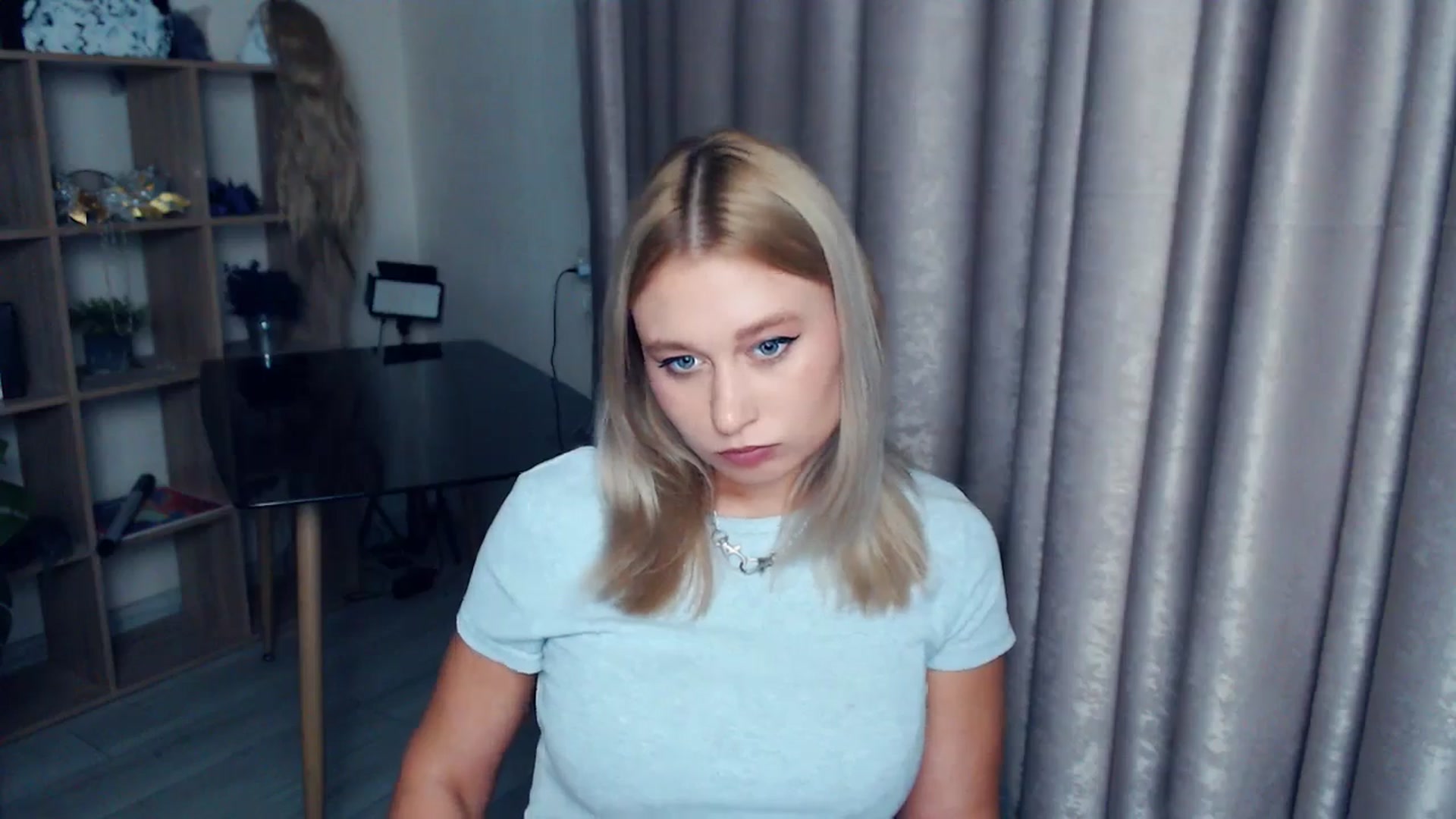 Gallery image thumbnail from Kukla_kolduna's myfreecams stream on, 11/23/2025, 18:45 image 12 of 20