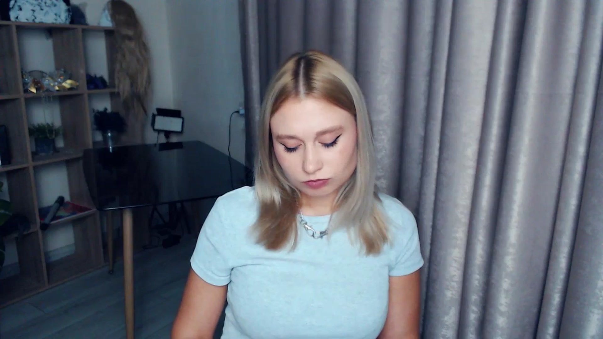 Gallery image thumbnail from Kukla_kolduna's myfreecams stream on, 11/23/2025, 18:45 image 10 of 20
