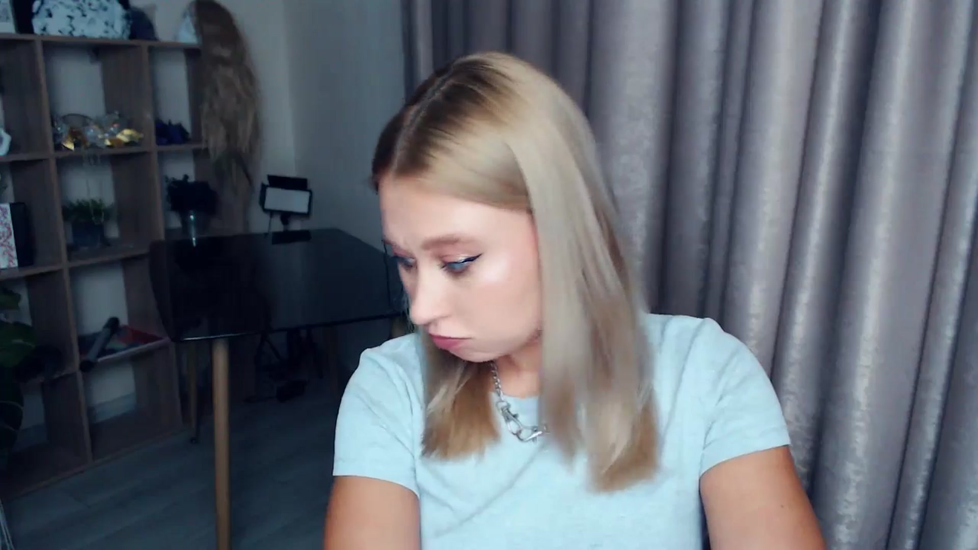 Gallery image thumbnail from Kukla_kolduna's myfreecams stream on, 11/23/2025, 18:45 image 3 of 20
