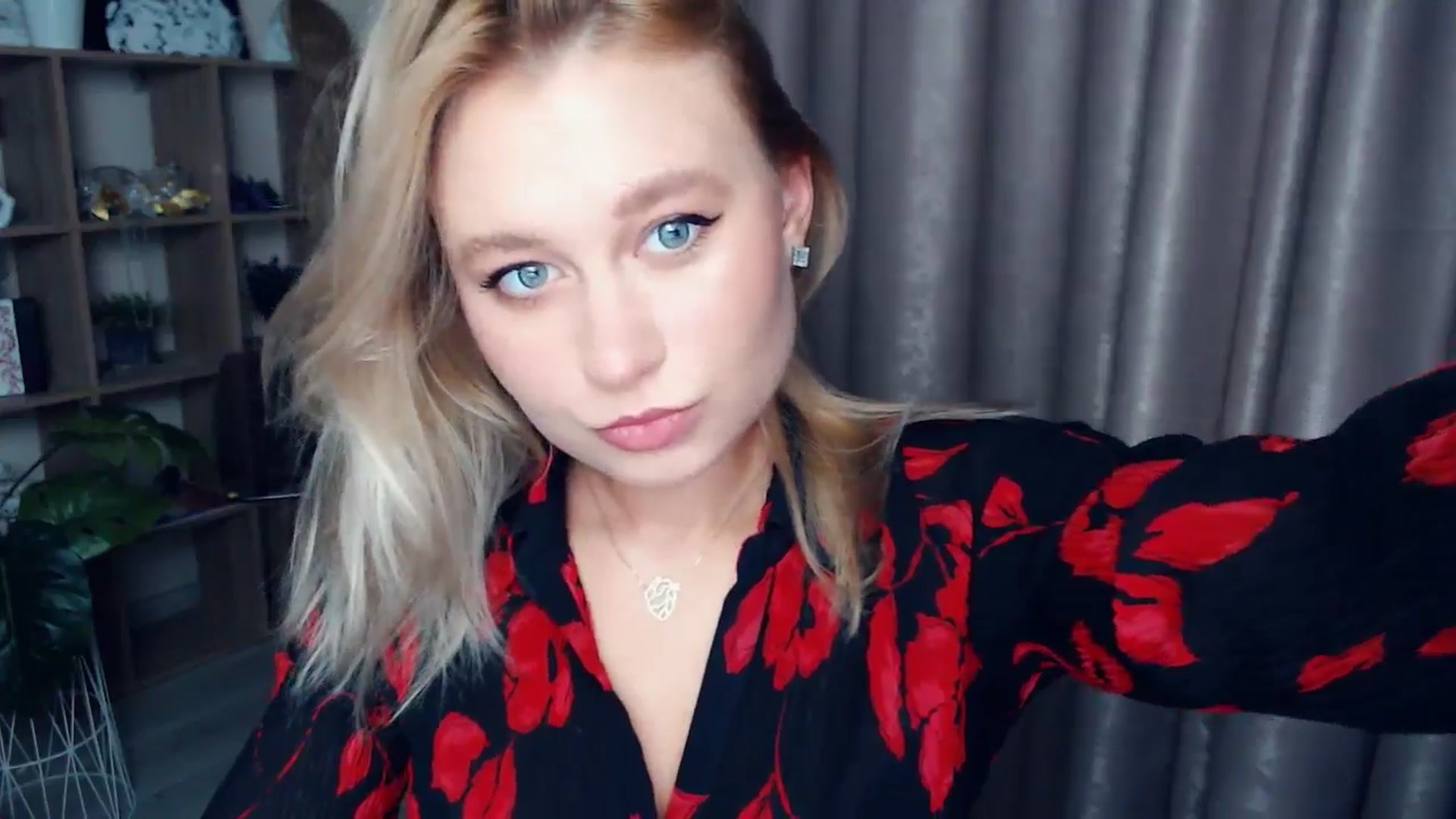 Gallery image thumbnail from Kukla_kolduna's myfreecams stream on, 11/26/2025, 16:37 image 16 of 20
