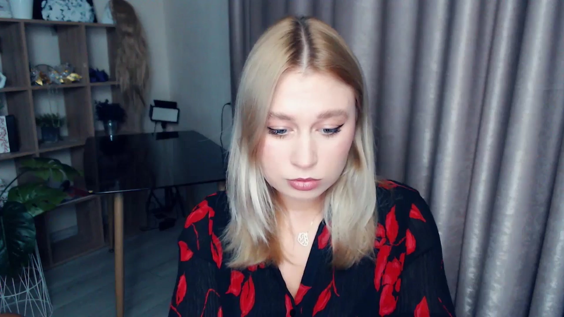 Gallery image thumbnail from Kukla_kolduna's myfreecams stream on, 11/26/2025, 16:37 image 5 of 20