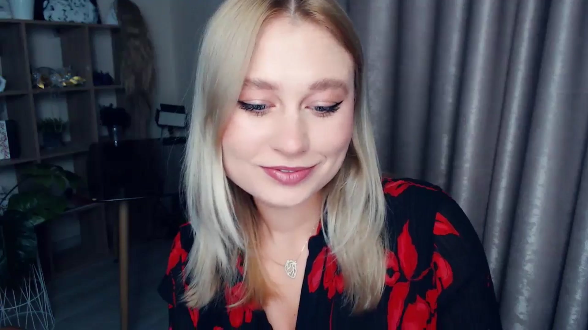 Gallery image thumbnail from Kukla_kolduna's myfreecams stream on, 11/26/2025, 16:37 image 8 of 20
