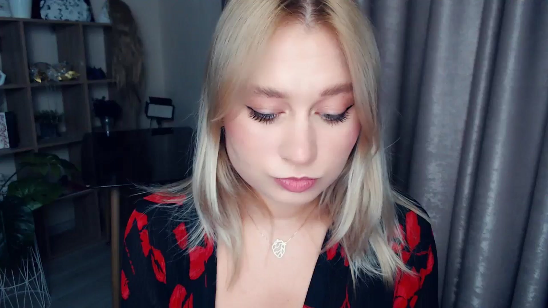 Gallery image thumbnail from Kukla_kolduna's myfreecams stream on, 11/26/2025, 16:37 image 19 of 20