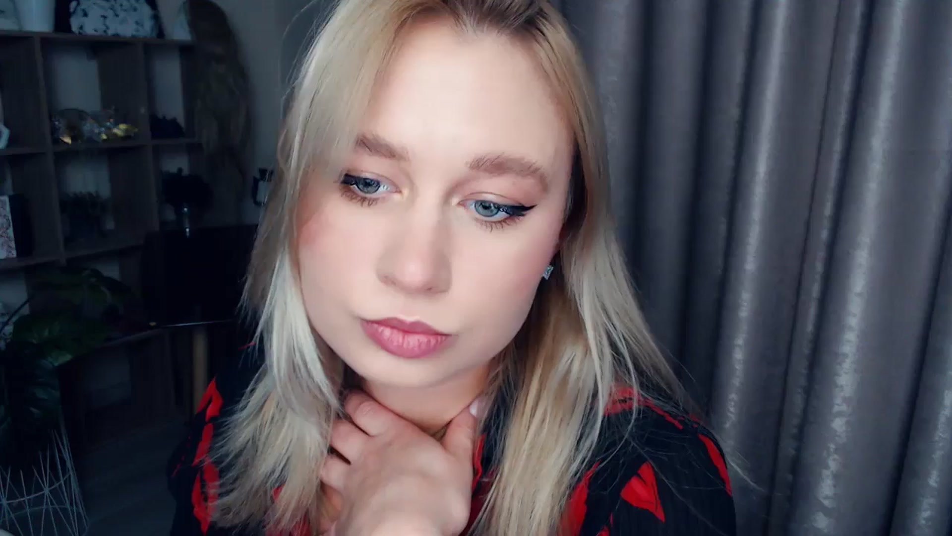 Gallery image thumbnail from Kukla_kolduna's myfreecams stream on, 11/26/2025, 16:37 image 13 of 20