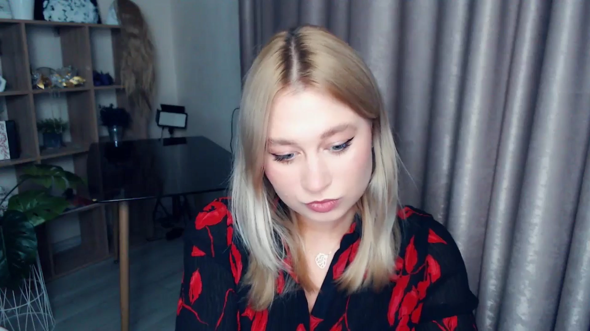 Gallery image thumbnail from Kukla_kolduna's myfreecams stream on, 11/26/2025, 16:37 image 10 of 20