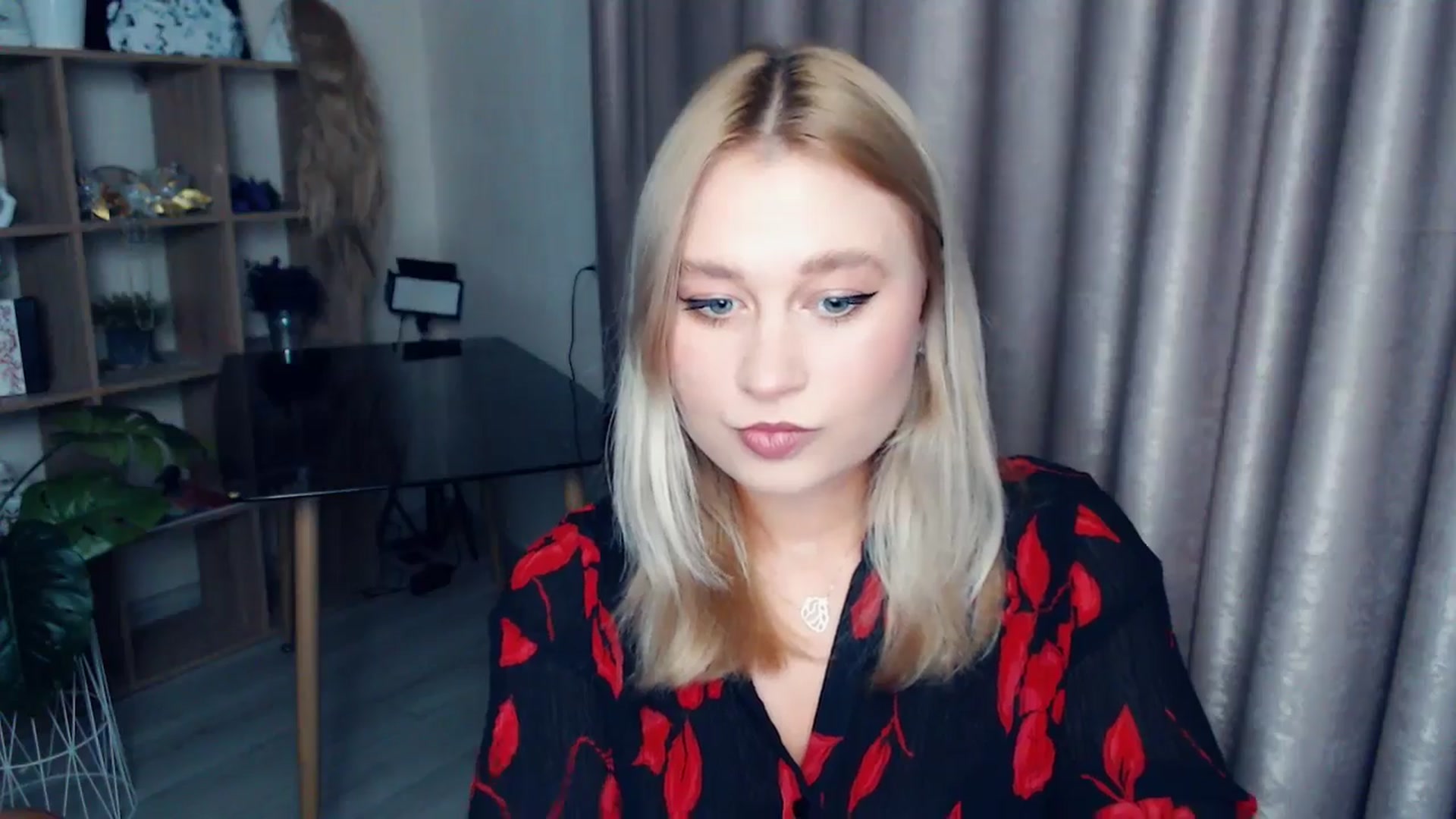 Gallery image thumbnail from Kukla_kolduna's myfreecams stream on, 11/26/2025, 16:37 image 6 of 20