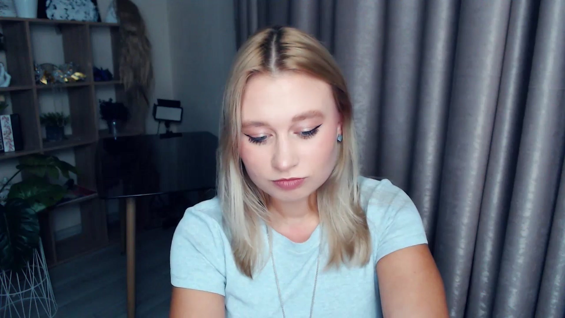 Gallery image thumbnail from Kukla_kolduna's myfreecams stream on, 11/27/2025, 17:21 image 13 of 20