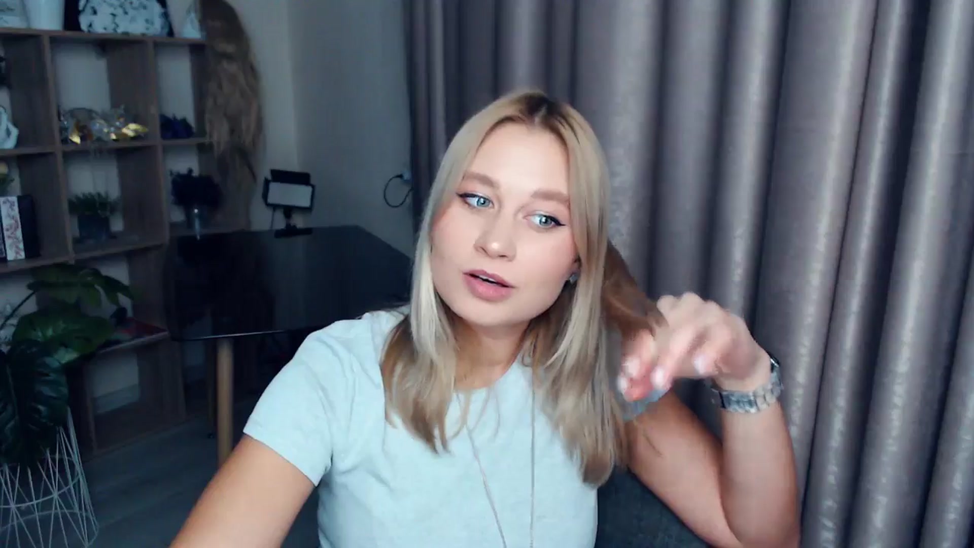 Gallery image thumbnail from Kukla_kolduna's myfreecams stream on, 11/27/2025, 18:47 image 8 of 20