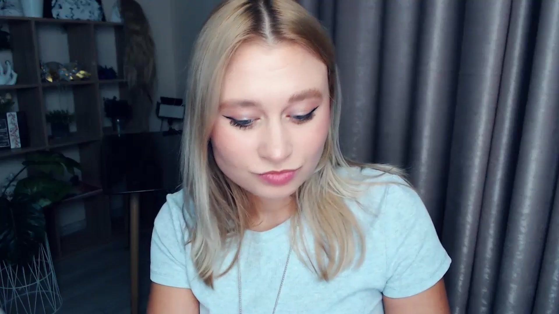 Gallery image thumbnail from Kukla_kolduna's myfreecams stream on, 11/27/2025, 18:47 image 15 of 20