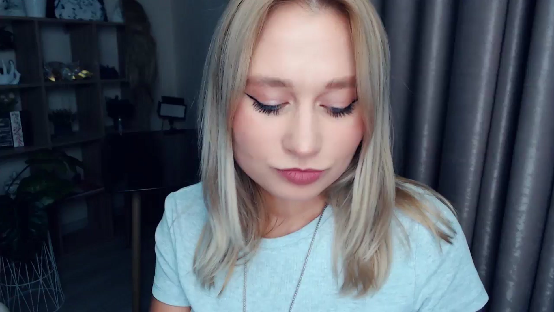 Gallery image thumbnail from Kukla_kolduna's myfreecams stream on, 11/27/2025, 18:47 image 16 of 20