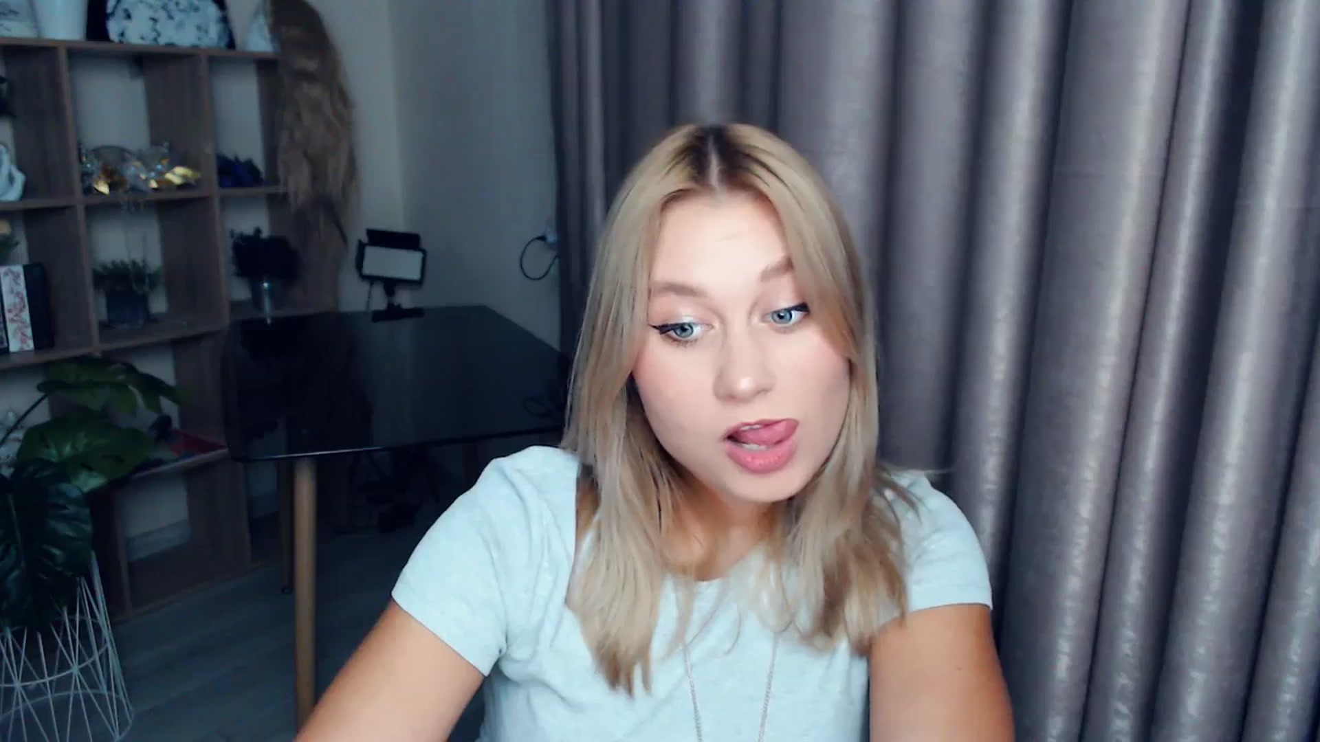 Gallery image thumbnail from Kukla_kolduna's myfreecams stream on, 11/27/2025, 18:47 image 10 of 20