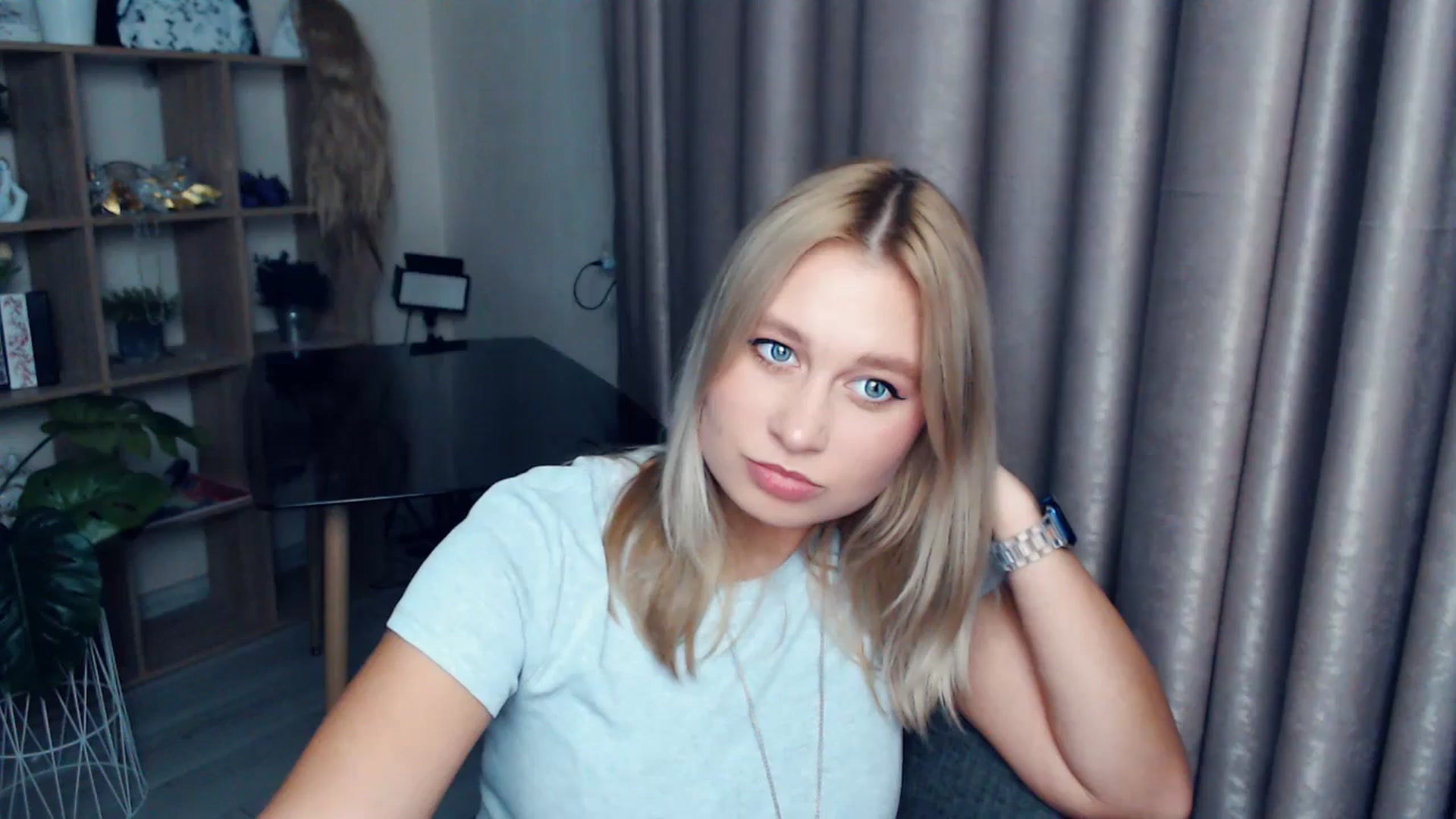 Gallery image thumbnail from Kukla_kolduna's myfreecams stream on, 11/27/2025, 18:47 image 9 of 20