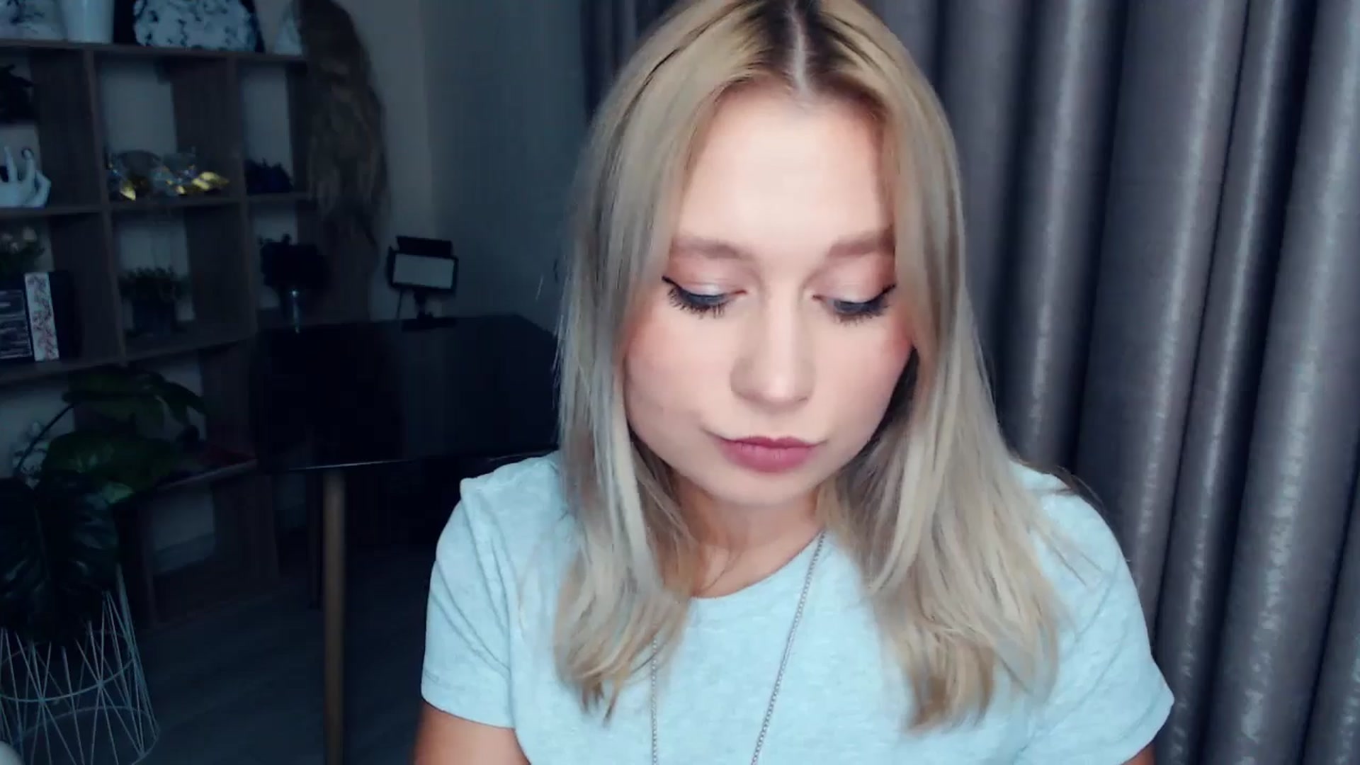 Gallery image thumbnail from Kukla_kolduna's myfreecams stream on, 11/27/2025, 18:47 image 17 of 20