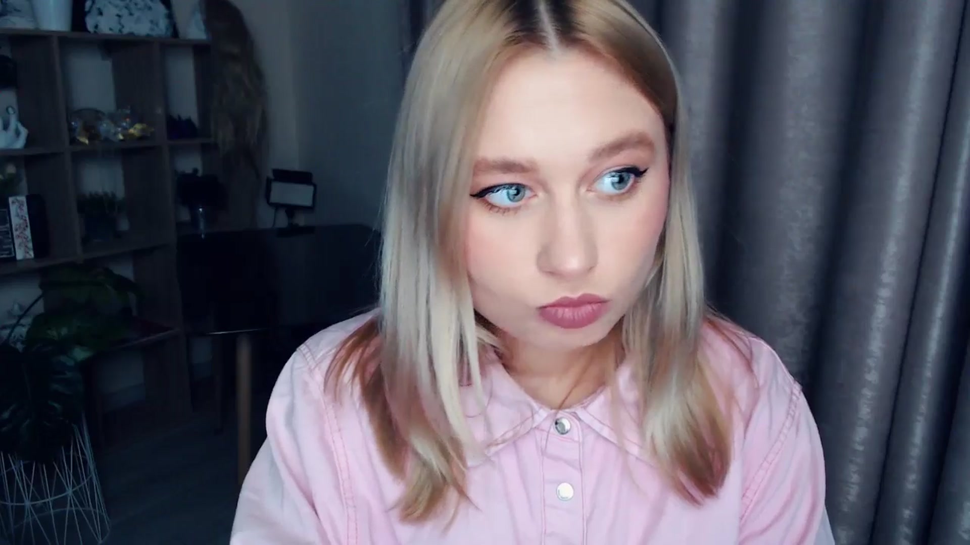 Gallery image thumbnail from Kukla_kolduna's myfreecams stream on, 11/29/2025, 17:09 image 11 of 20
