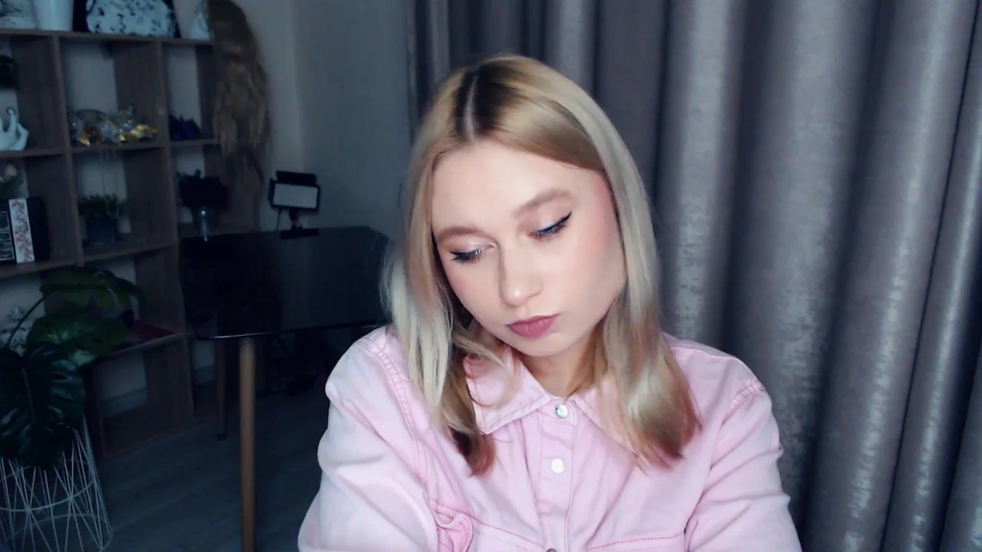 Gallery image thumbnail from Kukla_kolduna's myfreecams stream on, 11/29/2025, 17:09 image 15 of 20