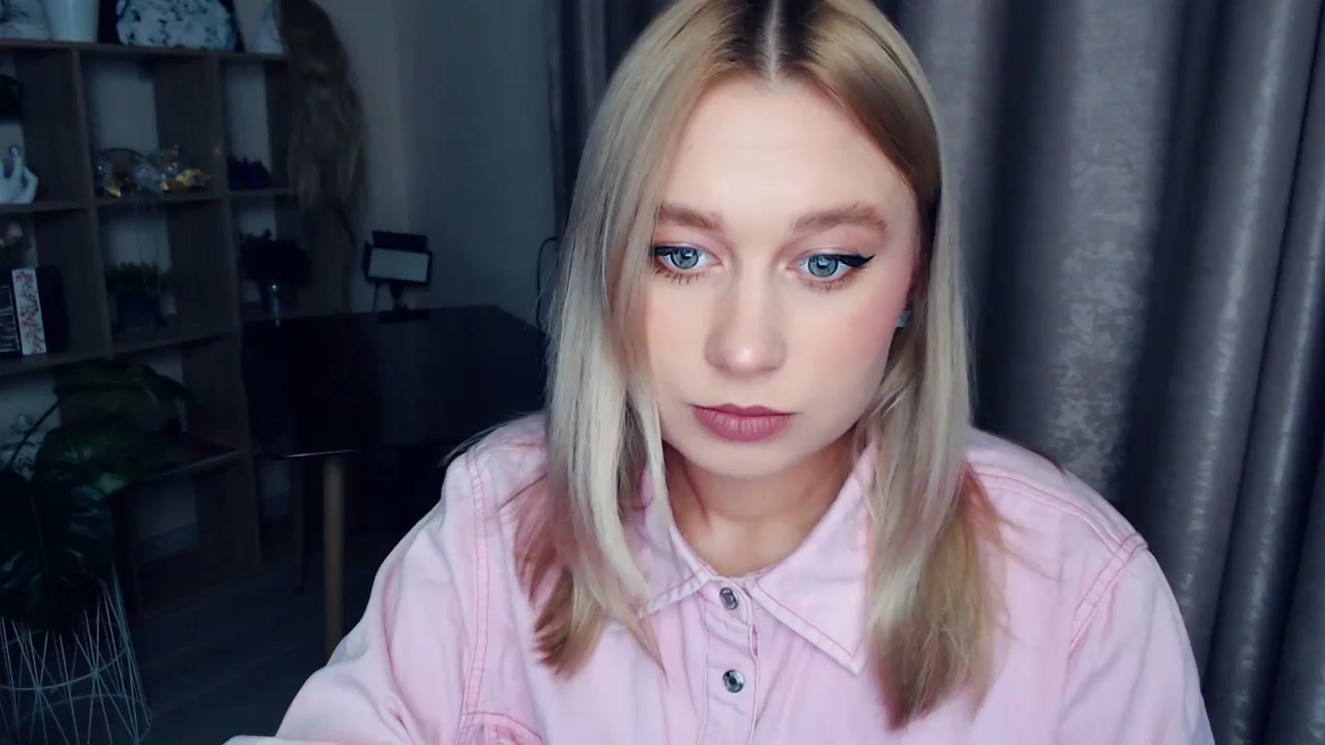 Gallery image thumbnail from Kukla_kolduna's myfreecams stream on, 11/29/2025, 17:09 image 1 of 20