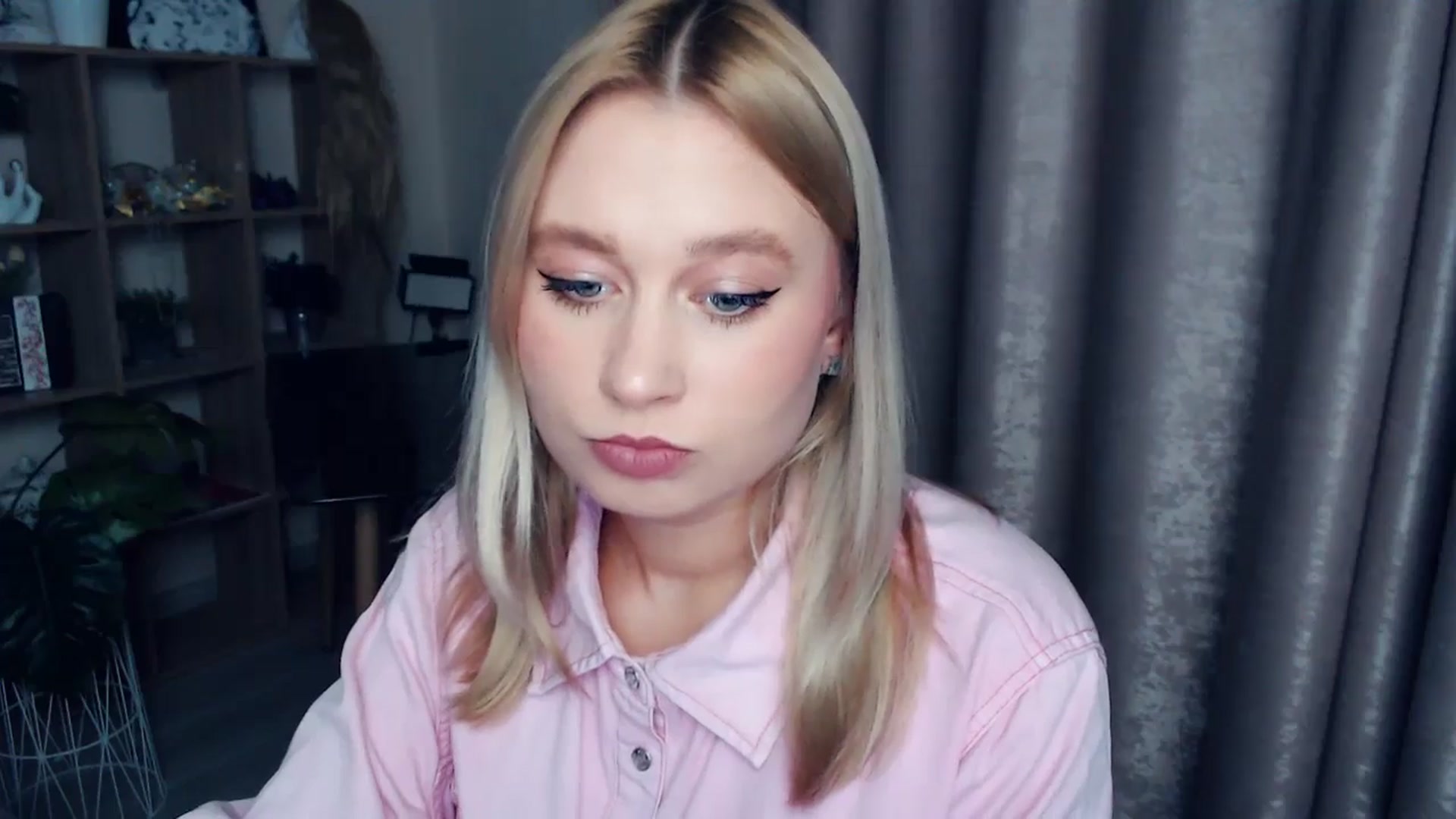 Gallery image thumbnail from Kukla_kolduna's myfreecams stream on, 11/29/2025, 17:09 image 5 of 20