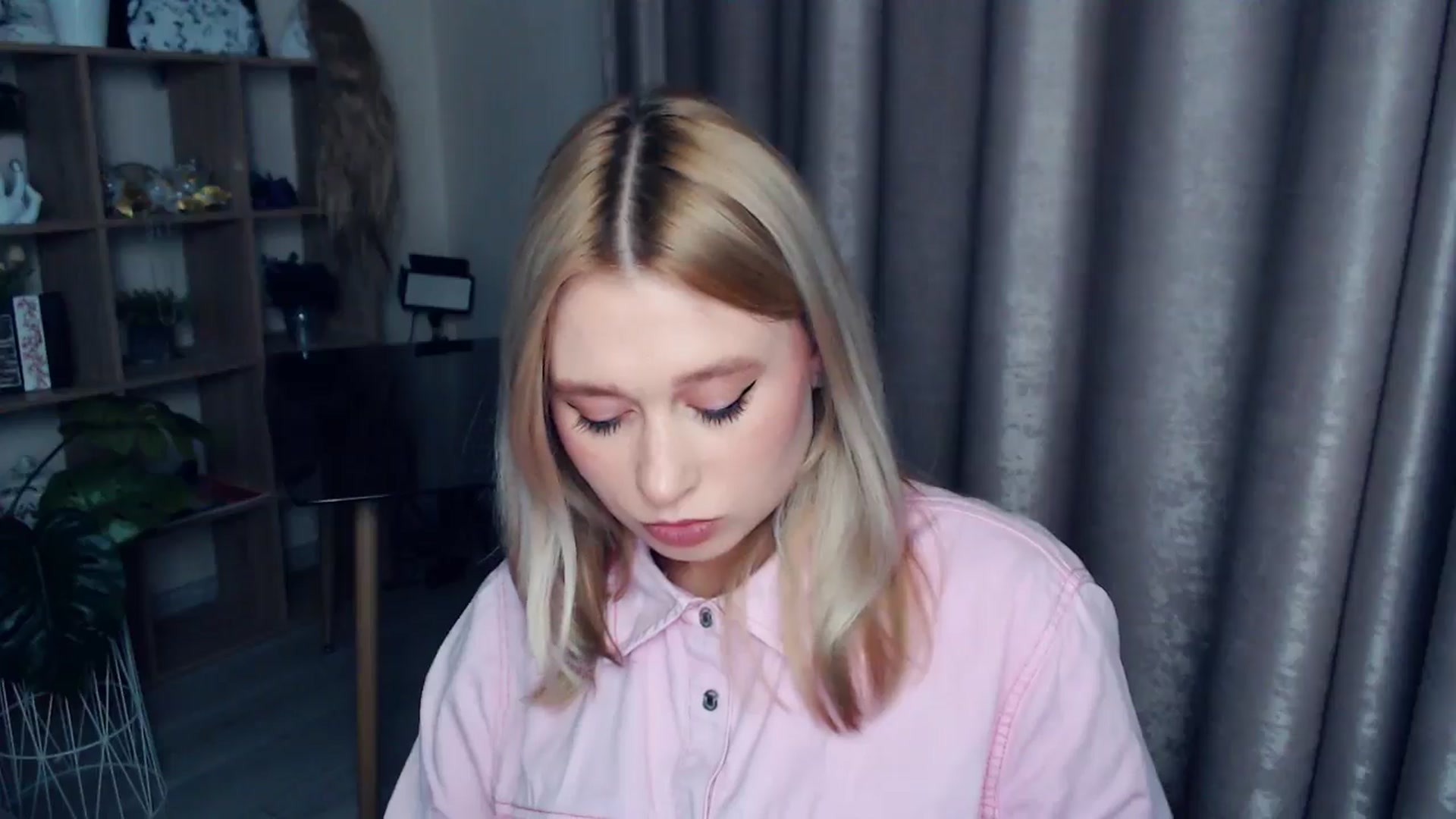 Gallery image thumbnail from Kukla_kolduna's myfreecams stream on, 11/29/2025, 17:09 image 13 of 20