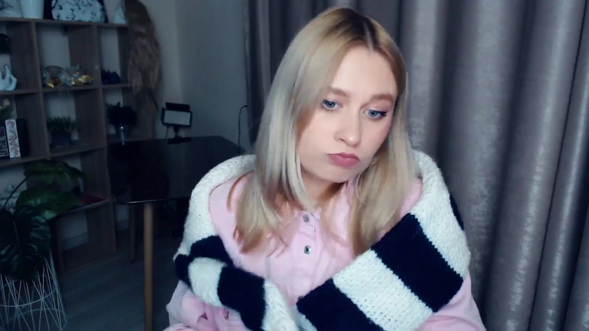Gallery image thumbnail from Kukla_kolduna's myfreecams stream on, 11/29/2025, 17:09 image 17 of 20