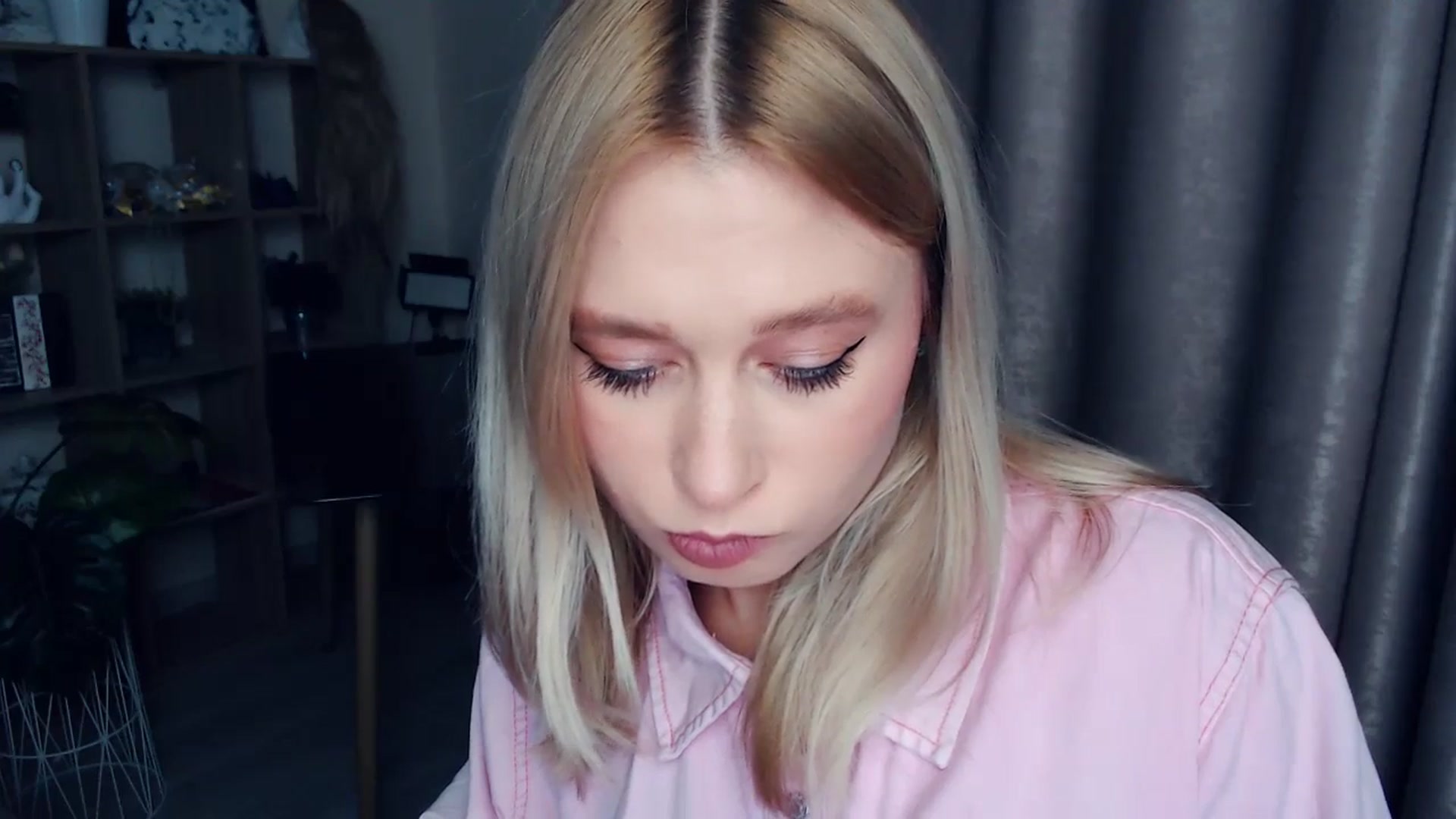 Gallery image thumbnail from Kukla_kolduna's myfreecams stream on, 11/29/2025, 17:09 image 8 of 20