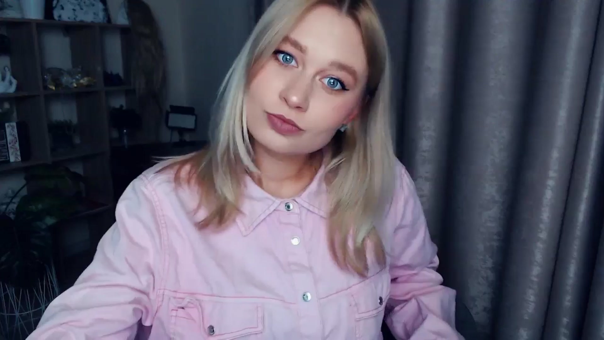 Gallery image thumbnail from Kukla_kolduna's myfreecams stream on, 11/29/2025, 17:09 image 7 of 20