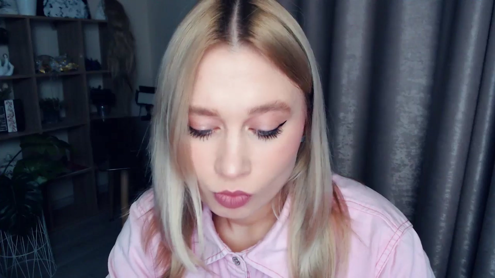 Gallery image thumbnail from Kukla_kolduna's myfreecams stream on, 11/29/2025, 17:09 image 4 of 20
