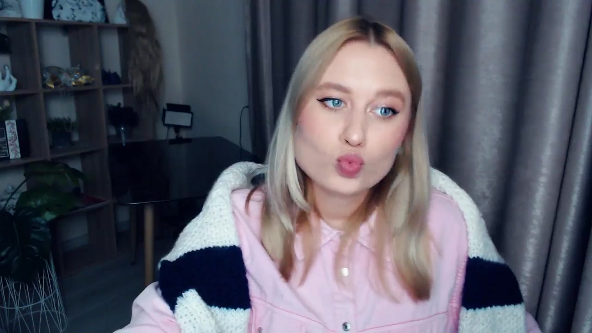 Gallery image thumbnail from Kukla_kolduna's myfreecams stream on, 11/29/2025, 17:09 image 18 of 20