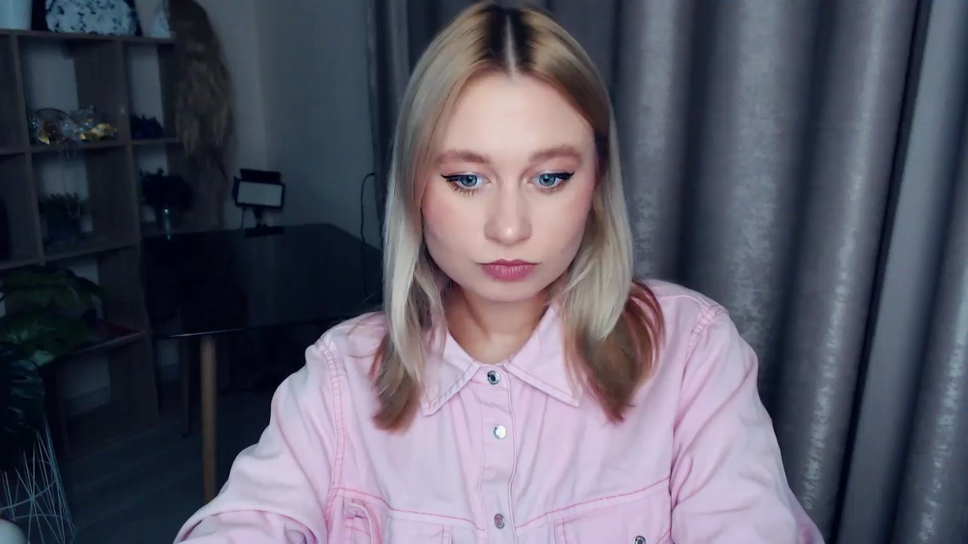 Gallery image thumbnail from Kukla_kolduna's myfreecams stream on, 11/29/2025, 18:36 image 1 of 20