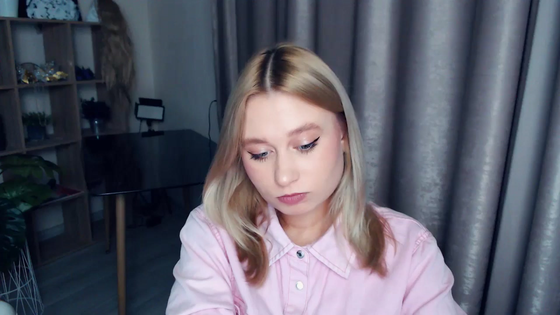 Gallery image thumbnail from Kukla_kolduna's myfreecams stream on, 11/29/2025, 18:36 image 4 of 20