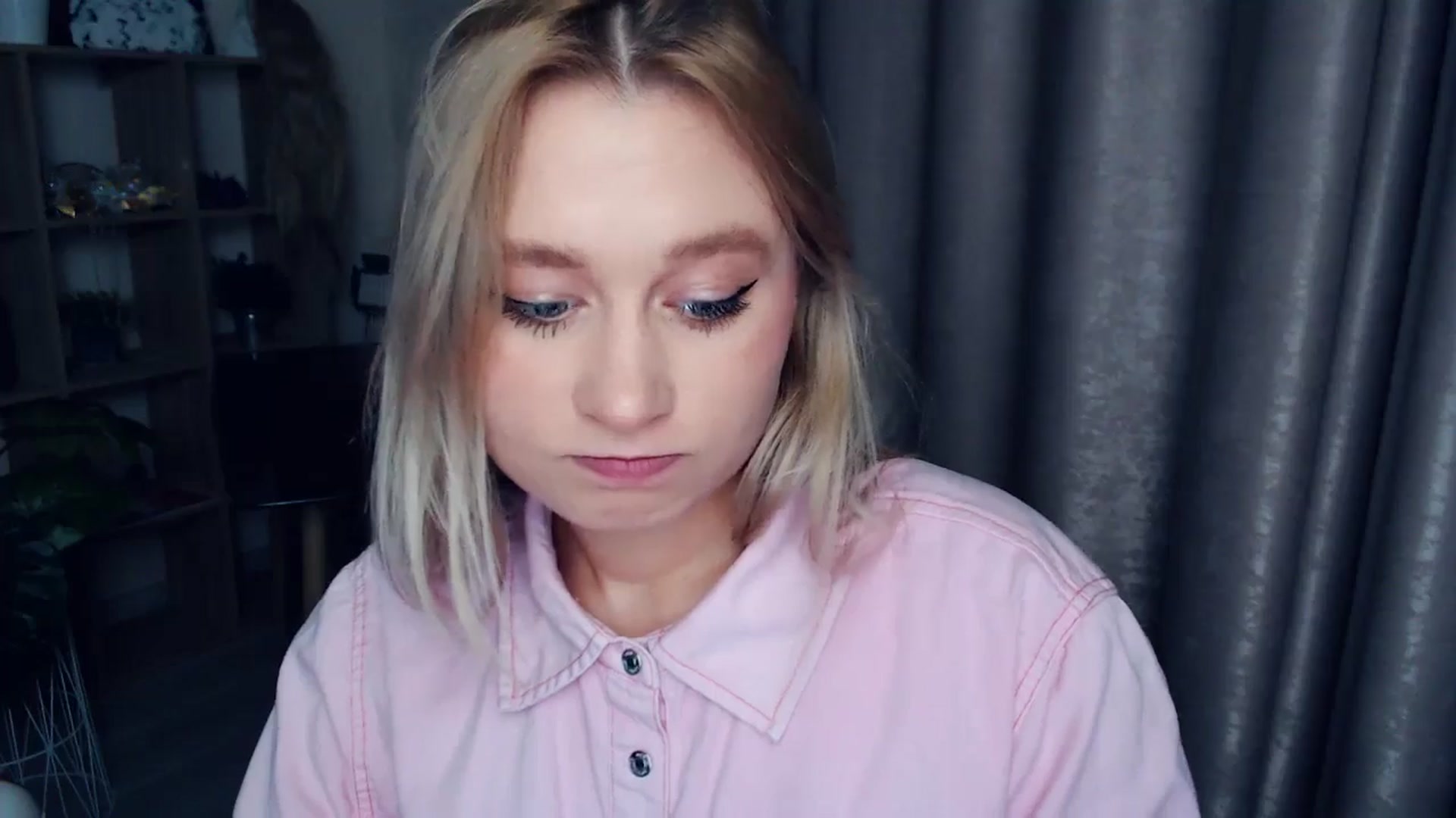 Gallery image thumbnail from Kukla_kolduna's myfreecams stream on, 11/29/2025, 18:36 image 14 of 20