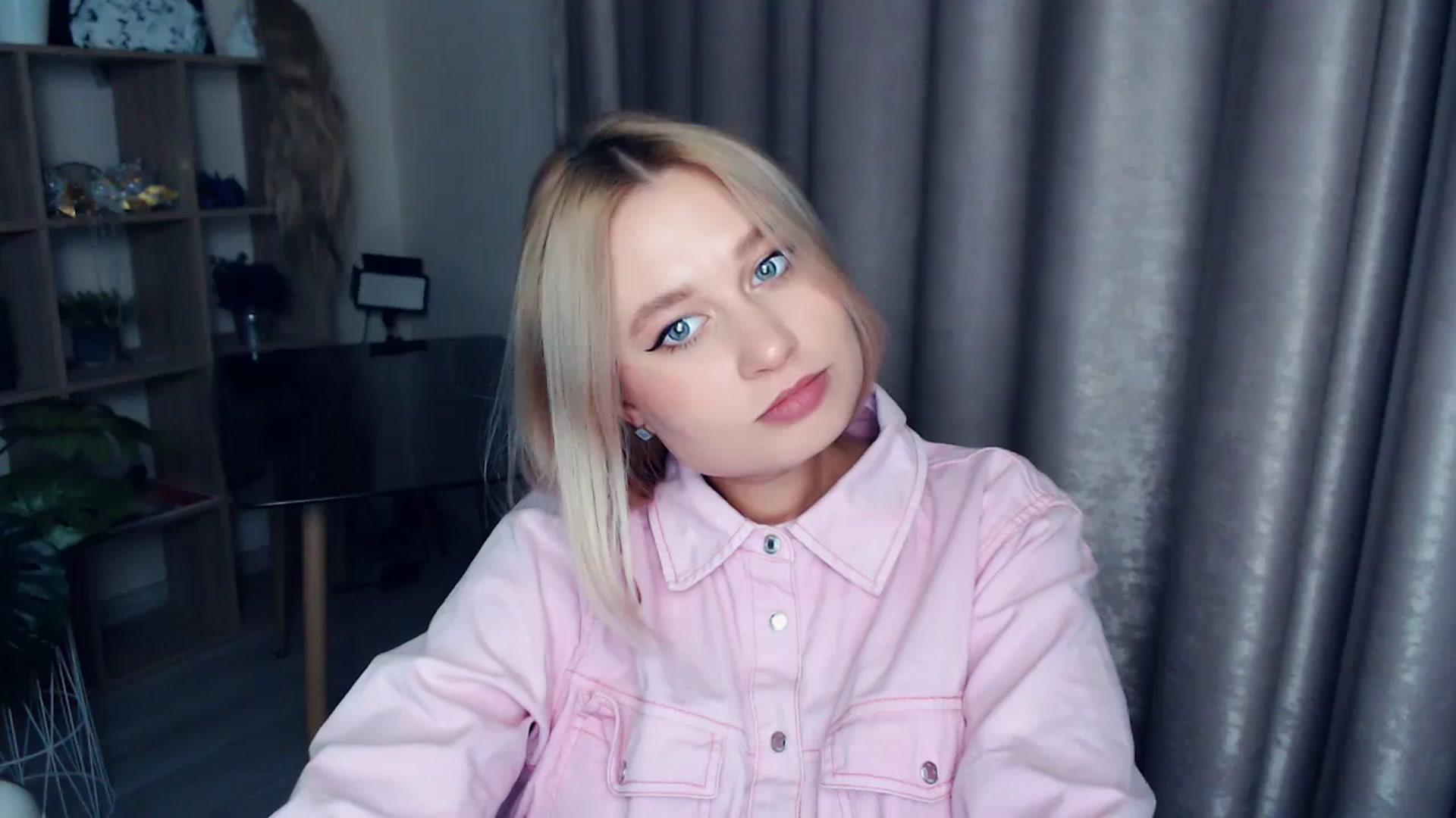Gallery image thumbnail from Kukla_kolduna's myfreecams stream on, 11/29/2025, 18:36 image 13 of 20