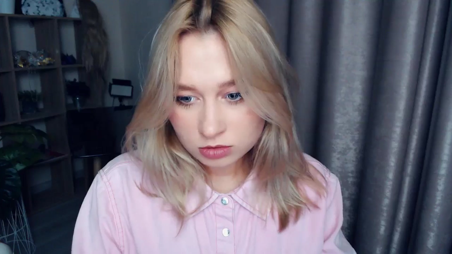 Gallery image thumbnail from Kukla_kolduna's myfreecams stream on, 11/29/2025, 18:36 image 19 of 20