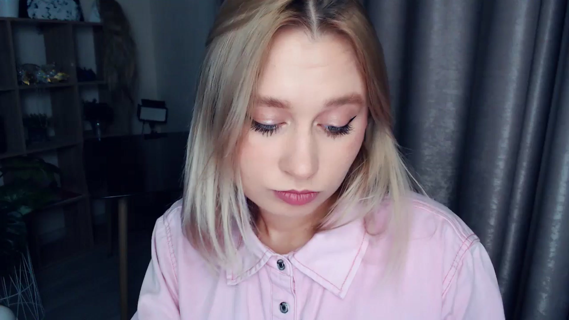 Gallery image thumbnail from Kukla_kolduna's myfreecams stream on, 11/29/2025, 18:36 image 15 of 20