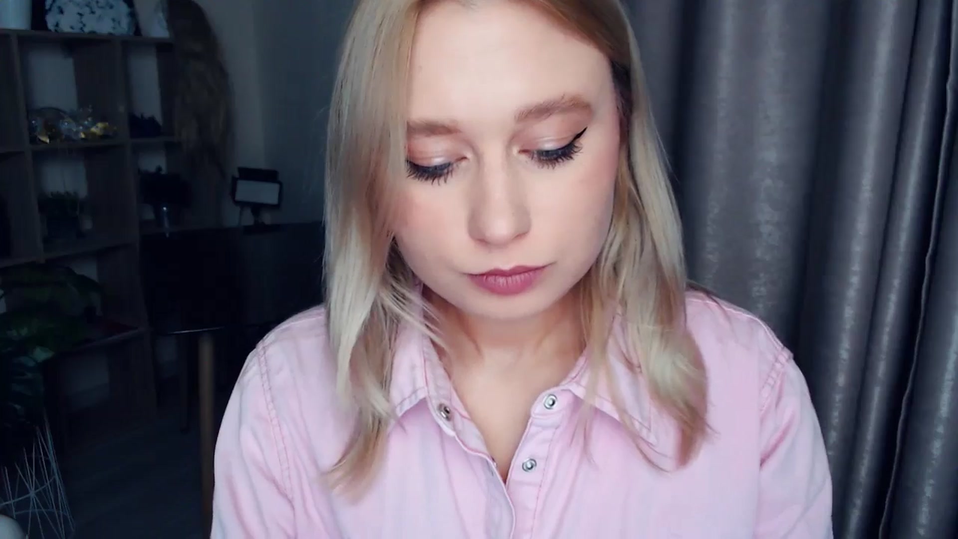 Gallery image thumbnail from Kukla_kolduna's myfreecams stream on, 11/30/2025, 02:44 image 3 of 20