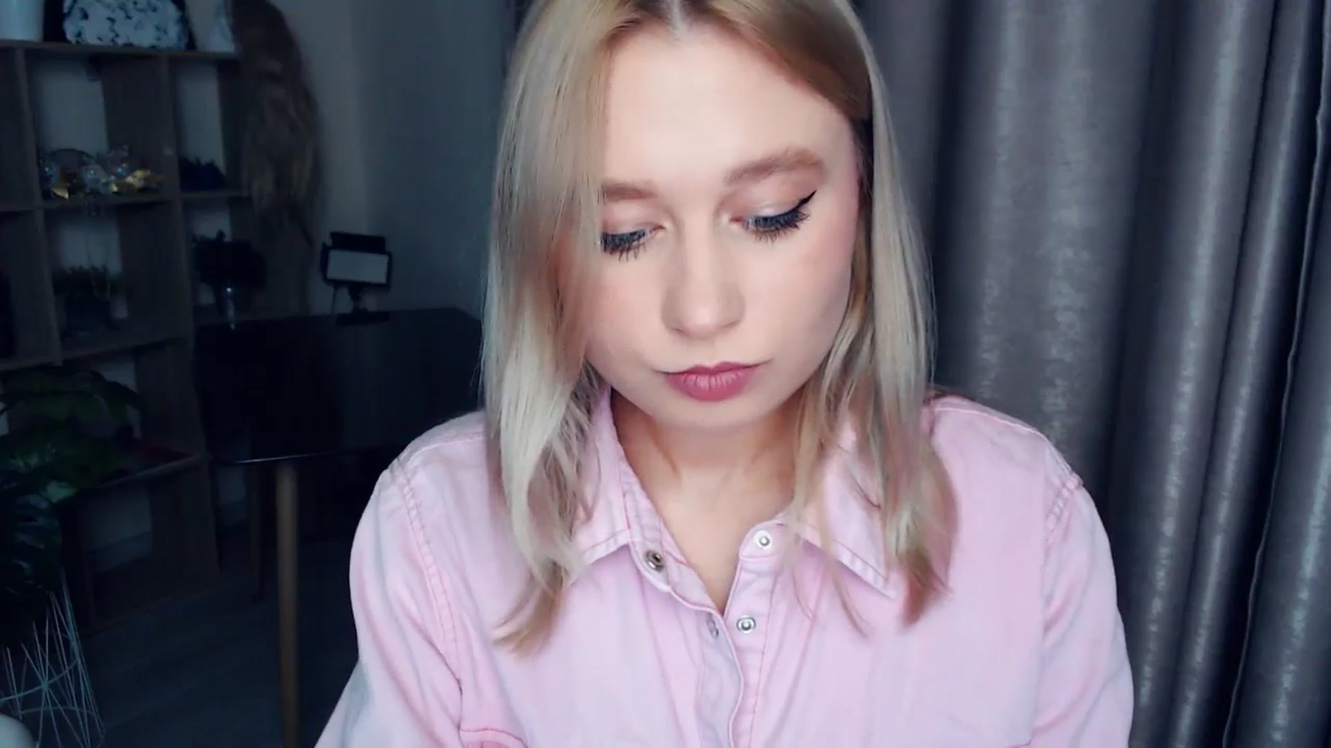 Gallery image thumbnail from Kukla_kolduna's myfreecams stream on, 11/30/2025, 02:44 image 6 of 20