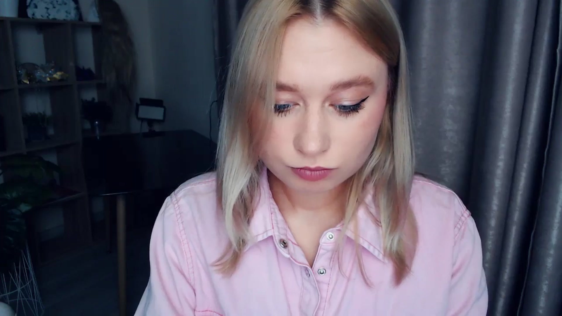 Gallery image thumbnail from Kukla_kolduna's myfreecams stream on, 11/30/2025, 02:44 image 5 of 20