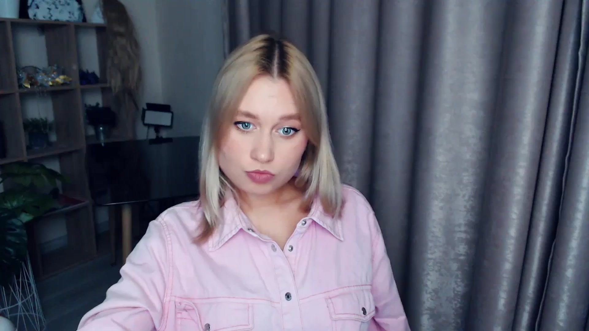 Gallery image thumbnail from Kukla_kolduna's myfreecams stream on, 11/30/2025, 02:44 image 18 of 20
