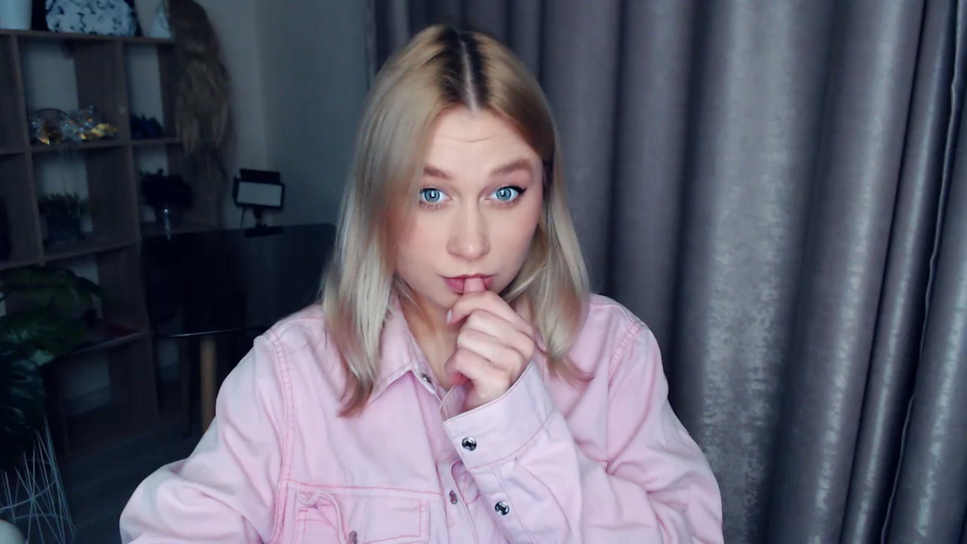 Gallery image thumbnail from Kukla_kolduna's myfreecams stream on, 11/30/2025, 02:44 image 14 of 20