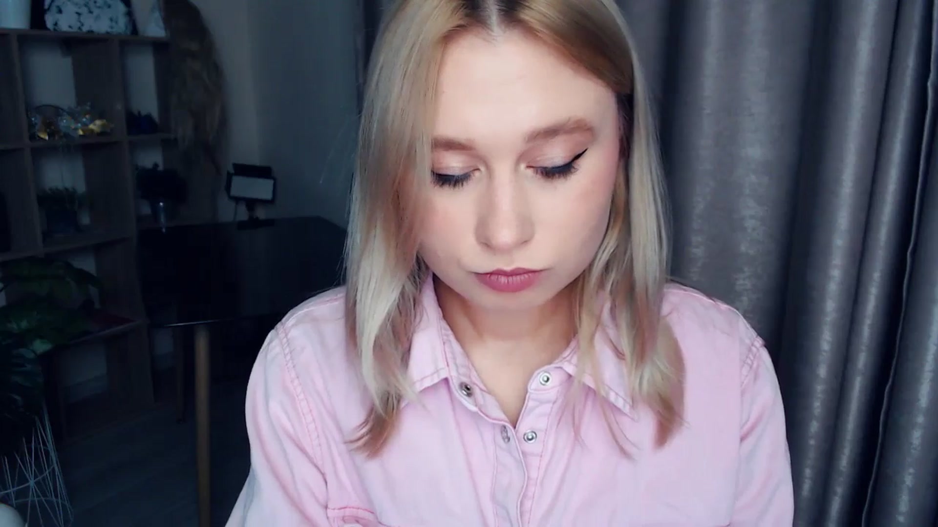 Gallery image thumbnail from Kukla_kolduna's myfreecams stream on, 11/30/2025, 02:44 image 4 of 20