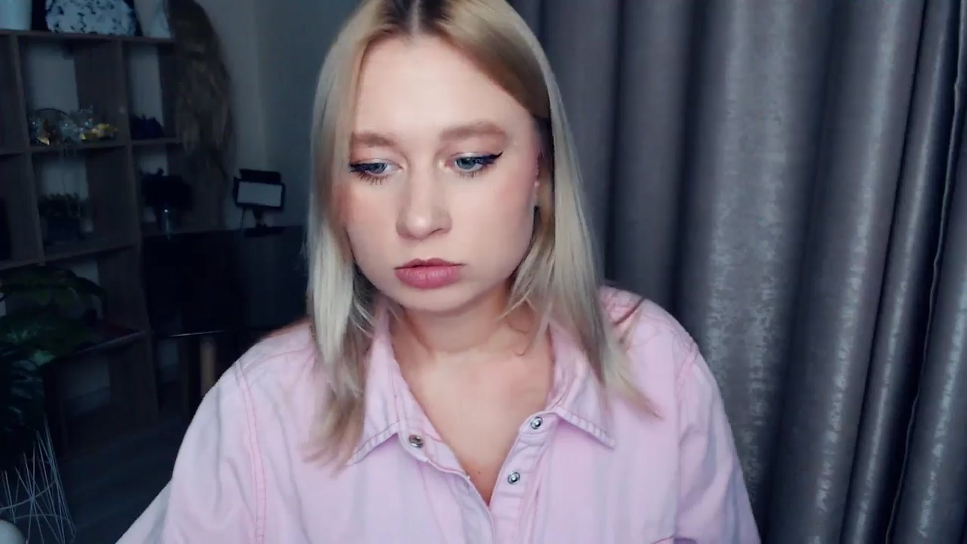 Gallery image thumbnail from Kukla_kolduna's myfreecams stream on, 11/30/2025, 02:44 image 11 of 20