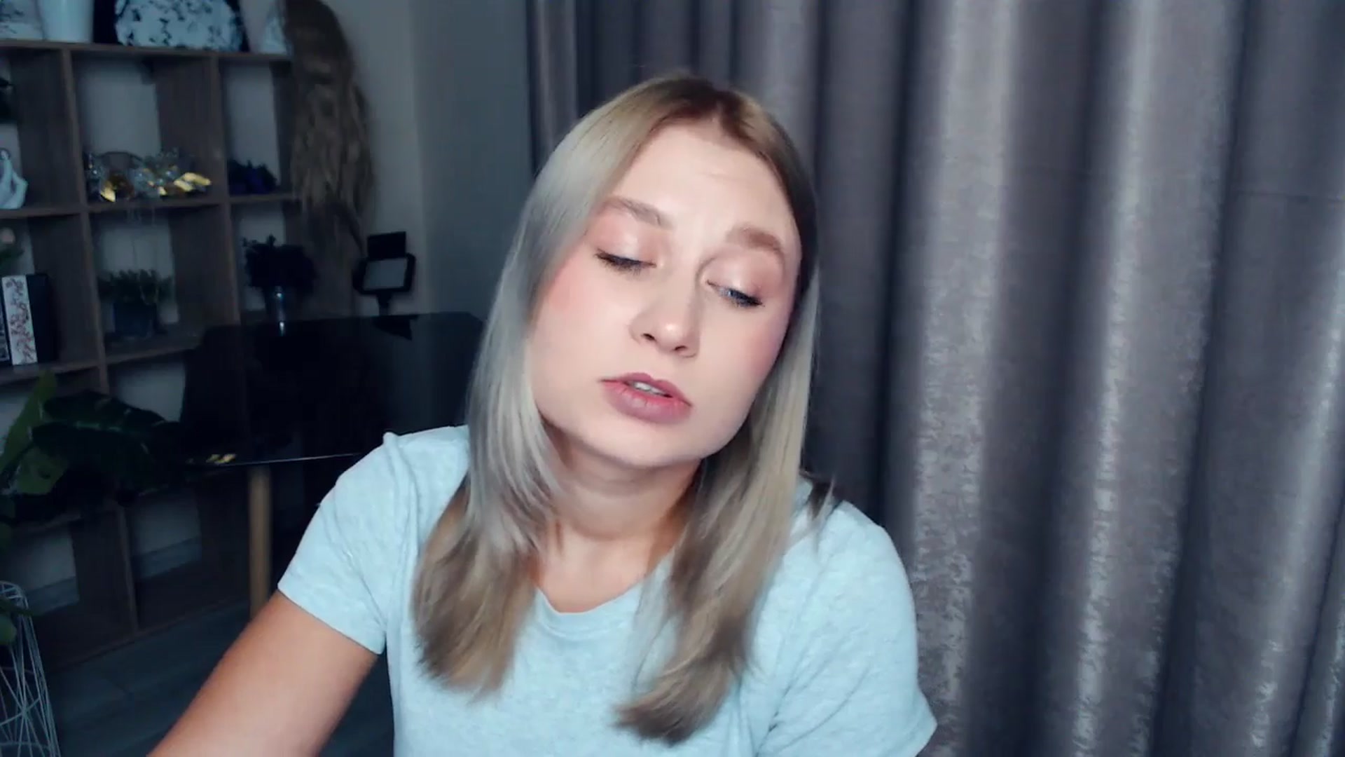 Gallery image thumbnail from Kukla_kolduna's myfreecams stream on, 12/04/2025, 16:22 image 2 of 20