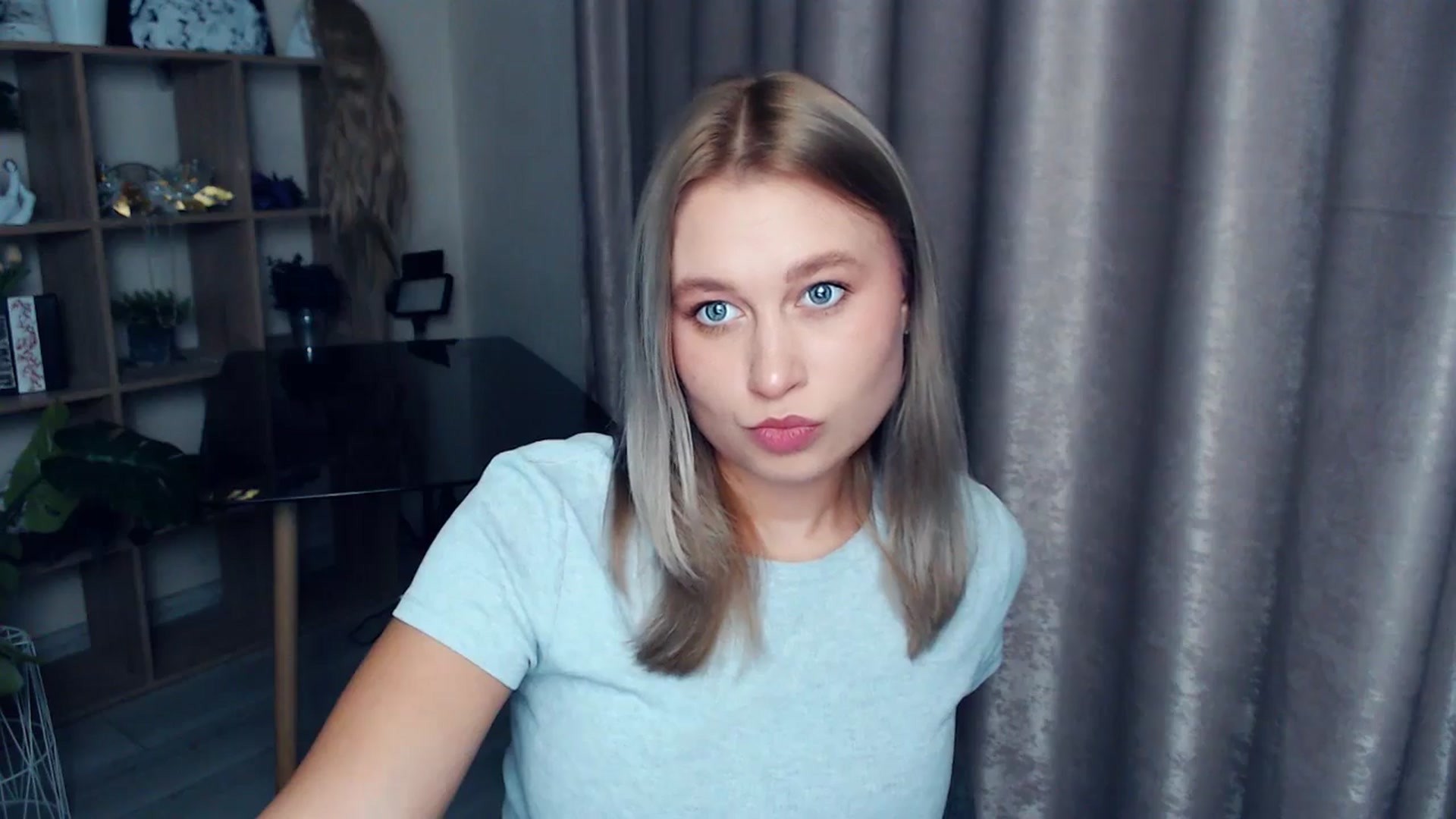 Gallery image thumbnail from Kukla_kolduna's myfreecams stream on, 12/04/2025, 16:22 image 18 of 20
