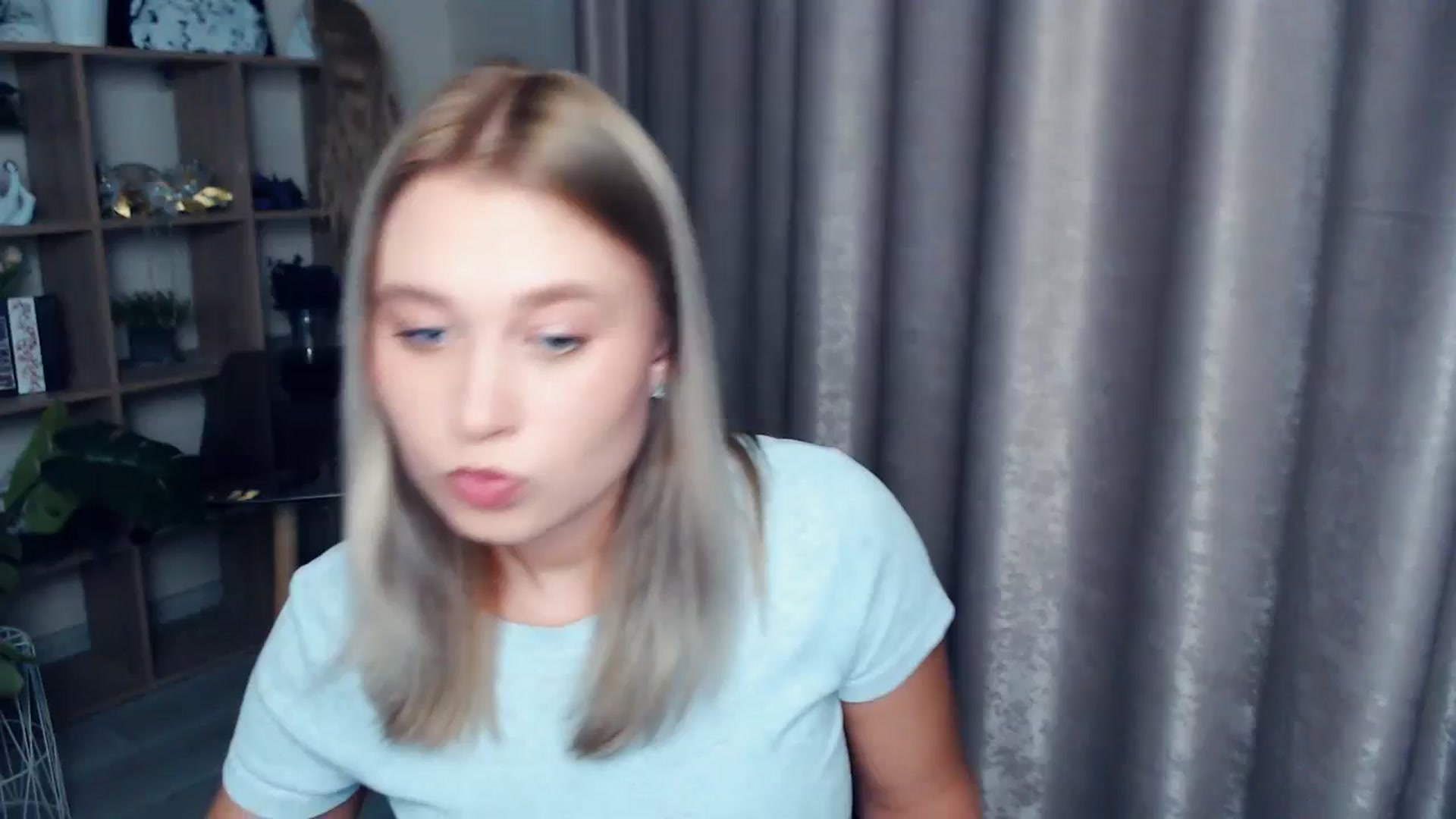 Gallery image thumbnail from Kukla_kolduna's myfreecams stream on, 12/04/2025, 16:22 image 13 of 20