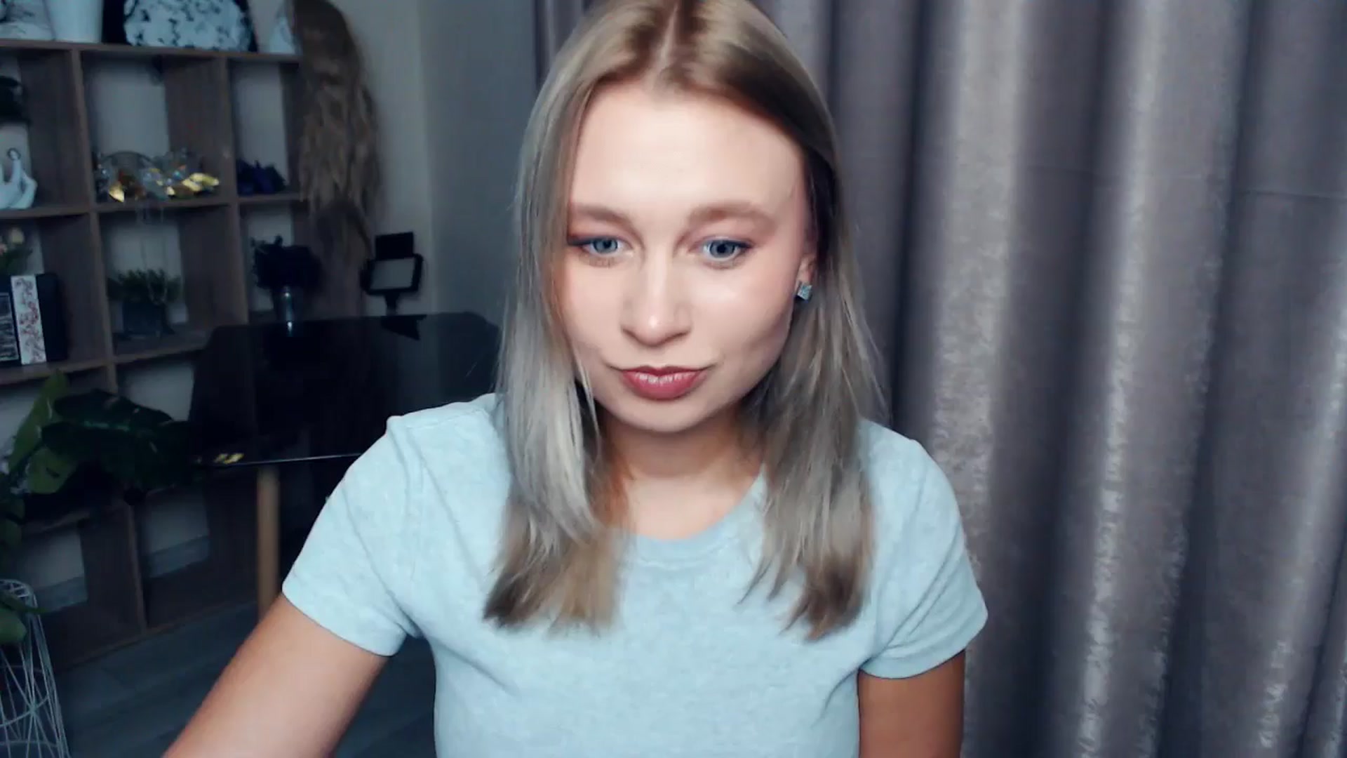 Gallery image thumbnail from Kukla_kolduna's myfreecams stream on, 12/04/2025, 16:22 image 6 of 20