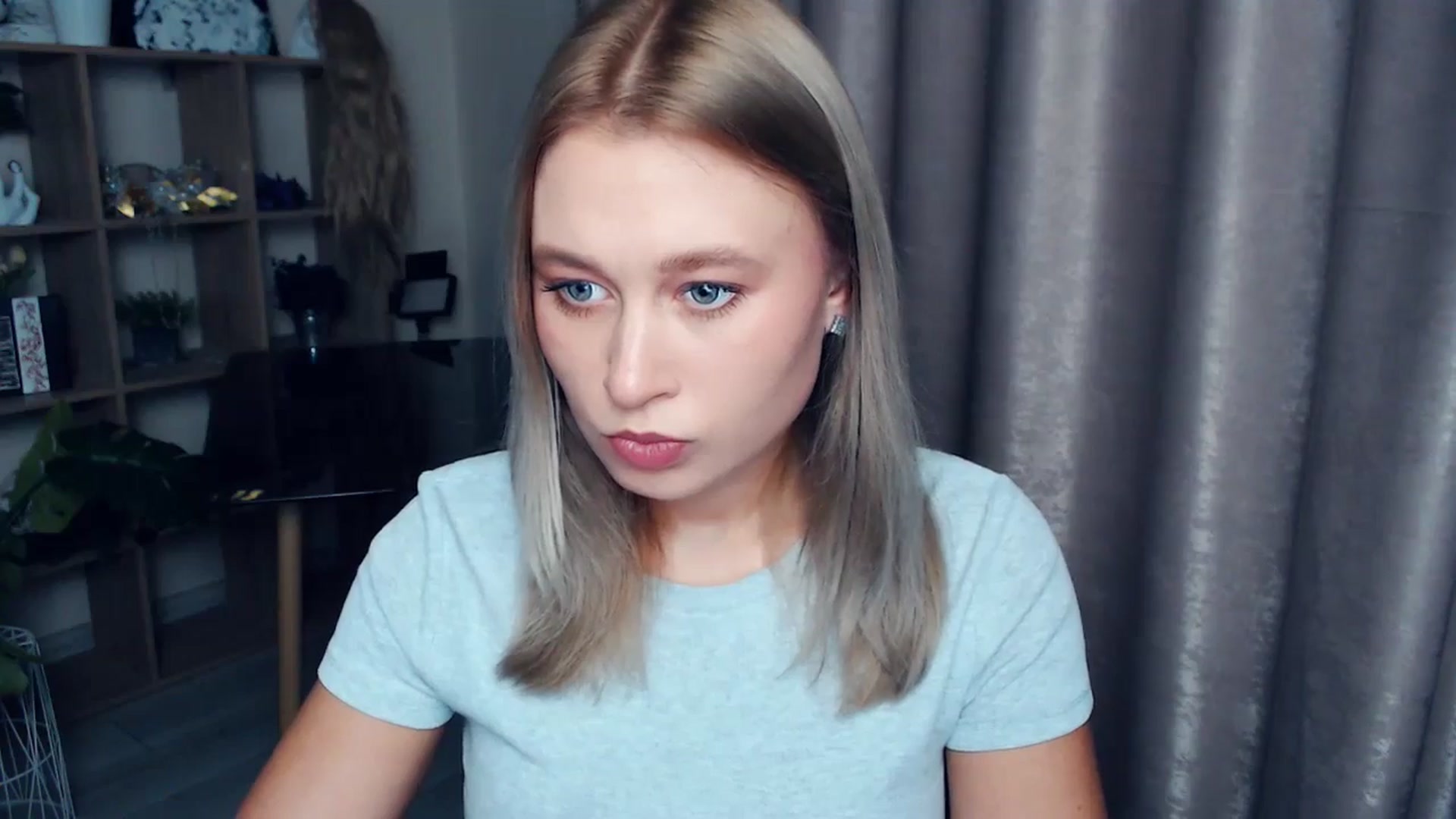 Gallery image thumbnail from Kukla_kolduna's myfreecams stream on, 12/04/2025, 16:22 image 9 of 20