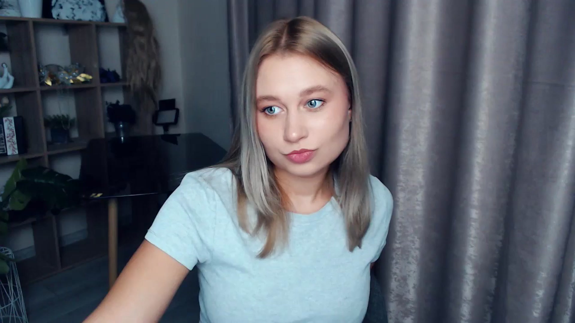 Gallery image thumbnail from Kukla_kolduna's myfreecams stream on, 12/04/2025, 16:22 image 19 of 20